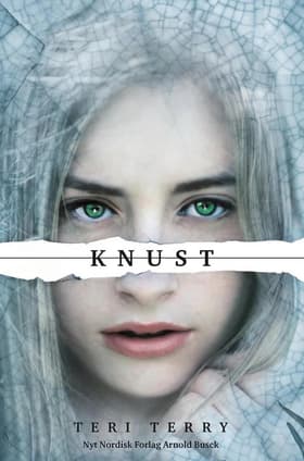Knust af Teri Terry